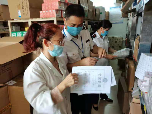 銀海區(qū)市場(chǎng)監(jiān)管局開展醫(yī)療器械專項(xiàng)檢查