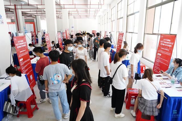 2021年湖南省醫(yī)療器械行業(yè)專(zhuān)場(chǎng)招聘會(huì)順利召開(kāi)